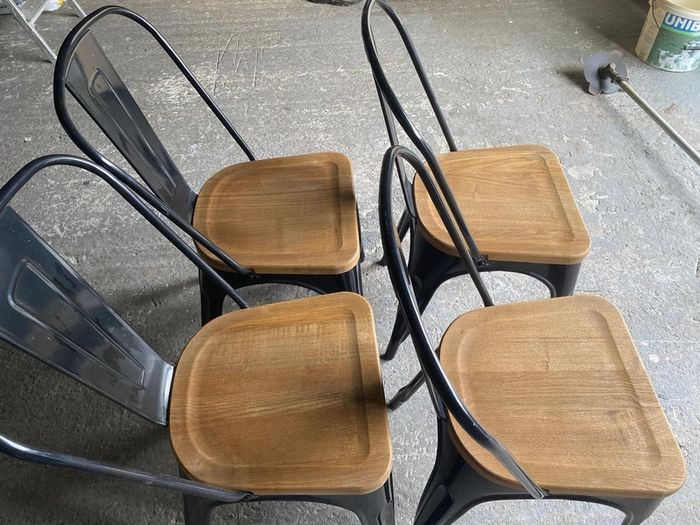 4 Chairs