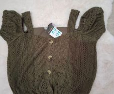 New girls top size 8-9 years