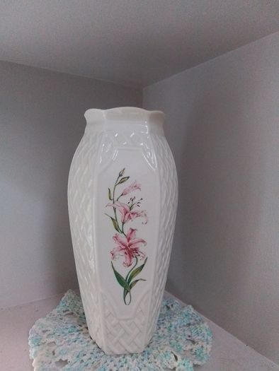 Beleek Country Trellis Vase
