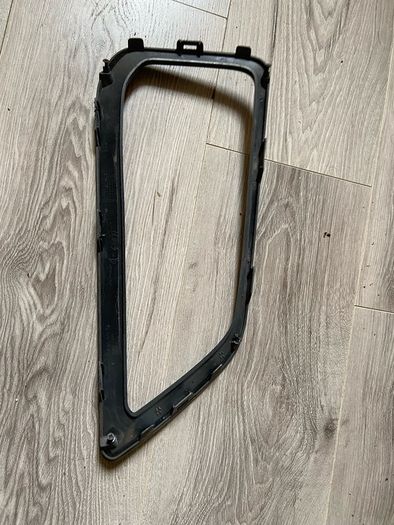 Hyundai kona light cover trim rh side 86564-J9000
