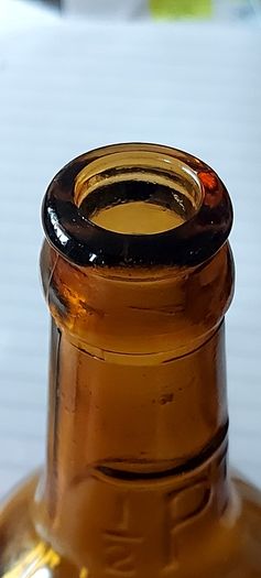 O Connor's kanturk 1/2 pint vintage bottle,,bottle seems to have a defect,around bottom of bottle, holds water no leeks,see pictures,sold as is ,lovely display advertising bottle, collectors items, buyer collects or pays postage thank you,