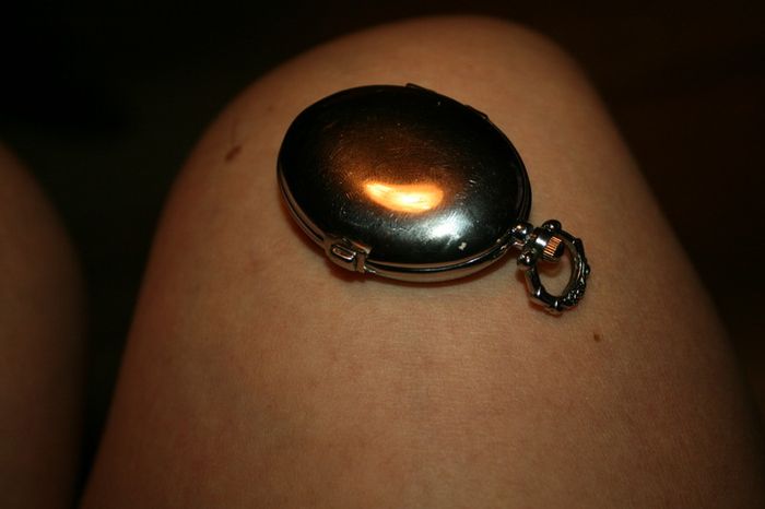 Women's Oval Shaped Vintage Alloy Quartz Analog Pocket Watch 6cm x 3,5cm