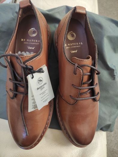 BE NATURAL leather shoes size 3-4