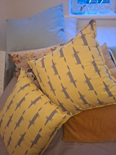 6 cushions great condition