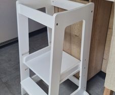 Kitchen helper tower