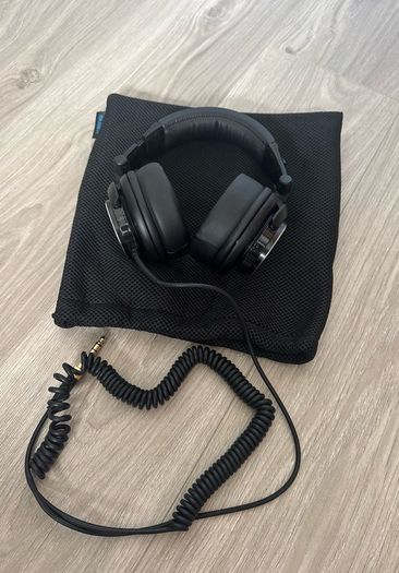 Majority Studio 1 Over-Ear Headphones for Guitar amp