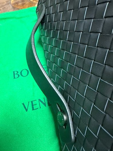 Bottega Veneta Andiamo messenger bag purse. New with dust bag