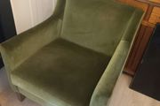 Green velvet plush armchair, D18 Cabinteely