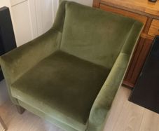 Green velvet plush armchair, D18 Cabinteely