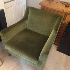 Green velvet plush armchair, D18 Cabinteely
