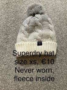 Superdry hat, size xs