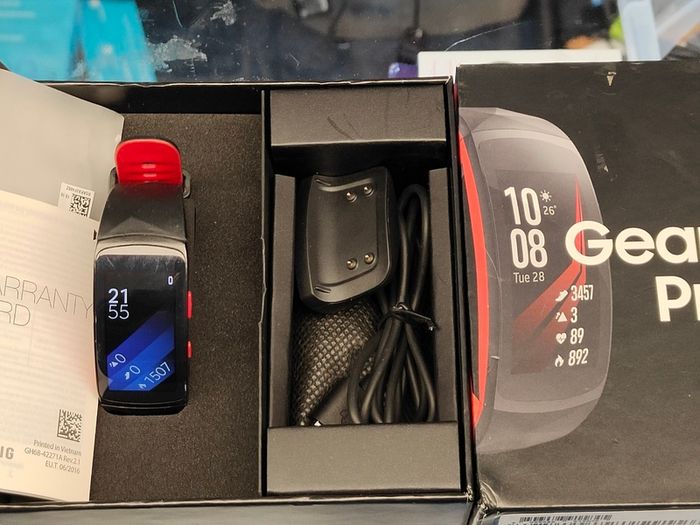 Samsung Galaxy Gear Fit 2 PRO Smart Watch Fitness Tracker HRM Red (Large) Used
