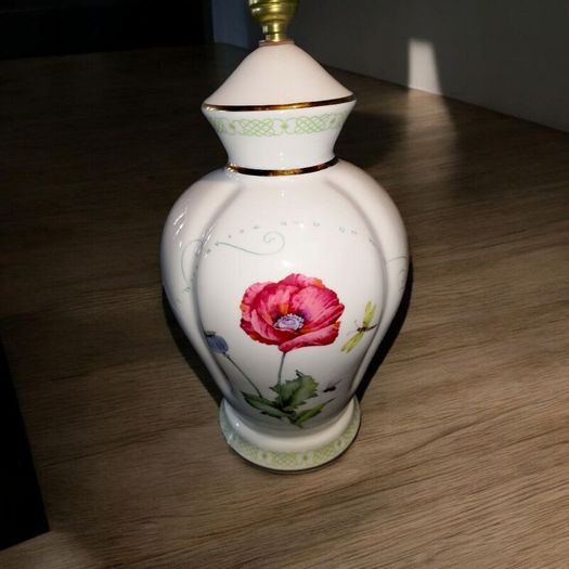Brenda Walton Royal Tara Celtic lamp