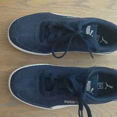 Navy Puma Runners Size 4