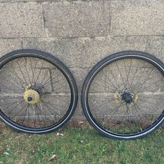 28" touring bike wheel set (8speed)