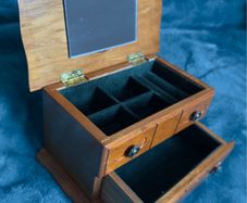 Vintage Wooden  Trinket / Jewelry Box