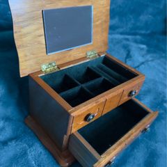 Vintage Wooden  Trinket / Jewelry Box