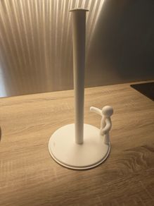 Paper towel holder