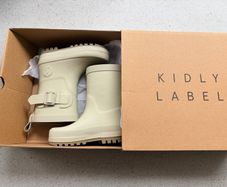 Kidly wellies size 4