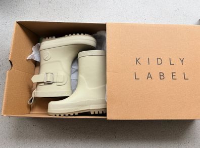 Kidly wellies size 4