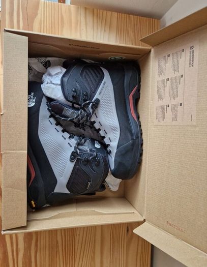 Hiking boots : North Face