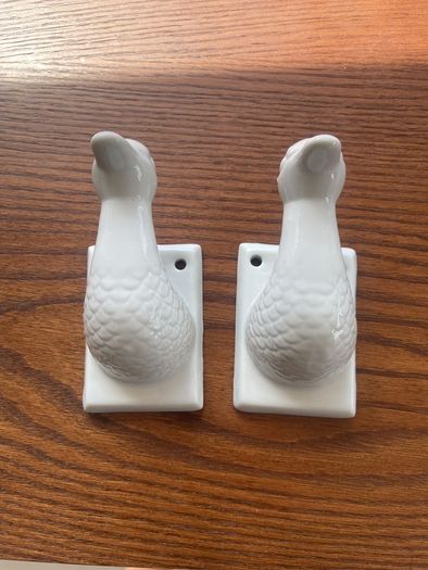Set of two towel fittings