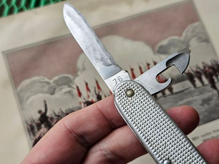 Vintage Victorinox Alox Soldier Original Swiss Army Knife Issued year 1976 Discontinued Model Collectable