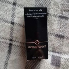 Armani Luminous Silk Foundation