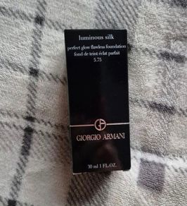 Armani Luminous Silk Foundation