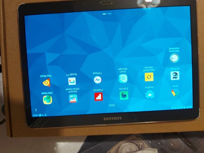 Samsung Galaxy Tab S, 10.5 inch, Model SM-T800, screen has a slight crack or 2 but touchscreen works fine