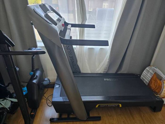 Domyos Intense Run Treadmill - PRO35H (22km/h - 15% Incline)