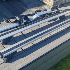 Thule wingbars and 2 bike carrier