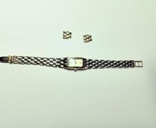 Ladies 9ct gold Watch