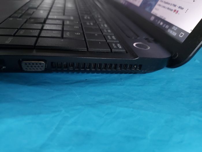 Toshiba Satellite Model C50-A-16C, Intel Pentium CPU B960, 2.2 GHz, 6GB Ram, 1 Terrabyte HDD, Microsoft Edge, Chrome, and VLC