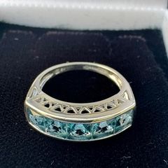 9ct White gold ring with 5 stones Aquamarine