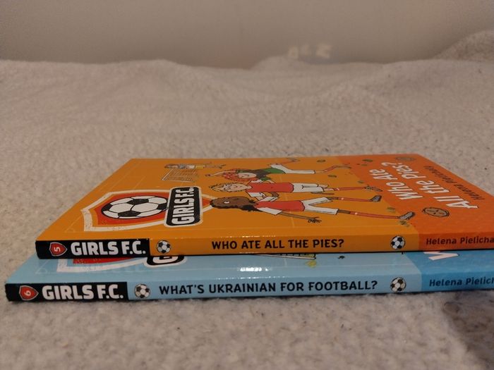 GIRLS FC books by Helena Pielichaty