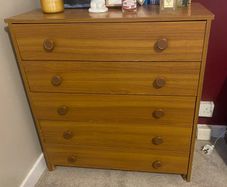 chest of drawers