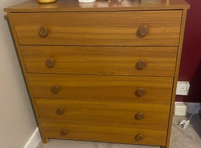chest of drawers