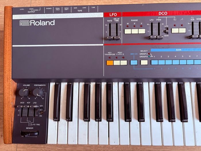 Roland Juno 106