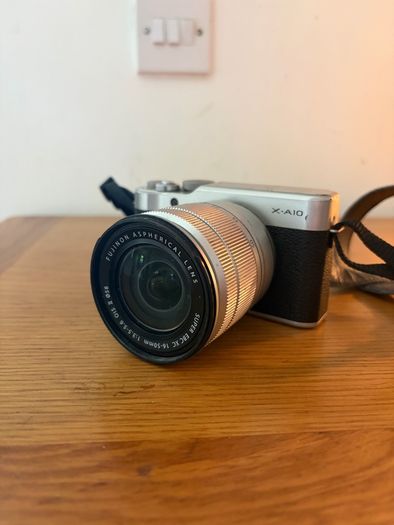 Fujifilm X-a10