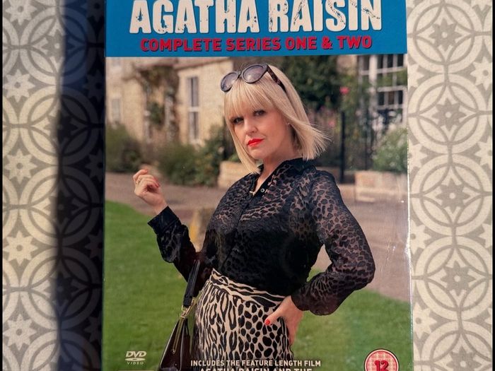 Agatha Raisin Series 1 - 2  (DVD Box Set)