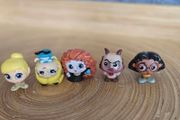 Small toys collectibles Doorables