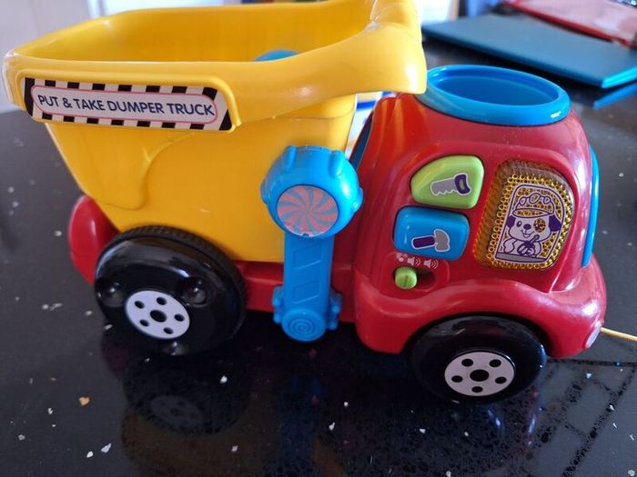 Vtech Put & Take Dumper Truck