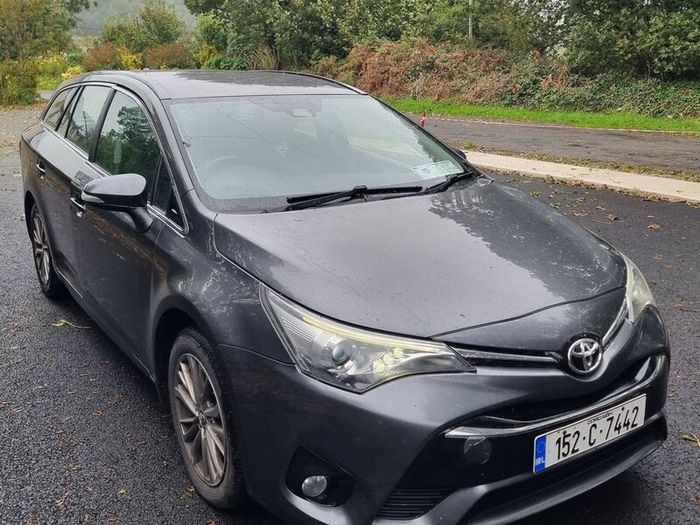 Toyota Avensis Business Edition D-4D Estate 2015