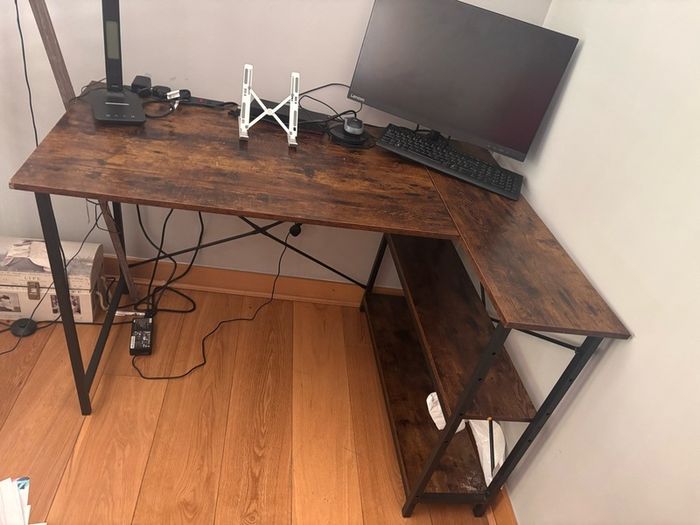 corner desk