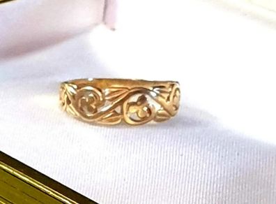 Vintage Hallmarked 9ct Gold 'Clover' Wedding Band