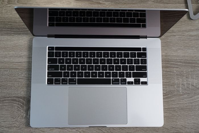 MacBook Pro 16" 2019 32GB | i7-9750H | 512GB | Radeon Pro 5300M 4GB