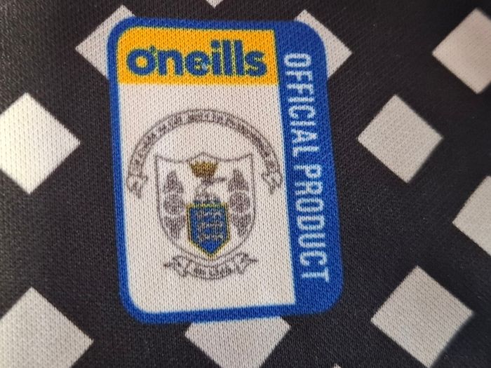 (Tight Fit) Clare GAA Player Worn O'Neills Hurling/Gaelic Football Jersey (Adult Medium) FREE POST