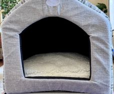 Trixie Silas Cuddly Cave. BNWT.