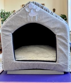 Trixie Silas Cuddly Cave. BNWT.
